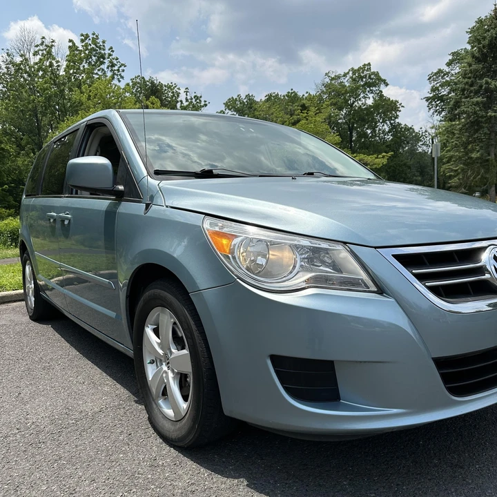 2009 Volkswagen Routan - Image 12 of 12