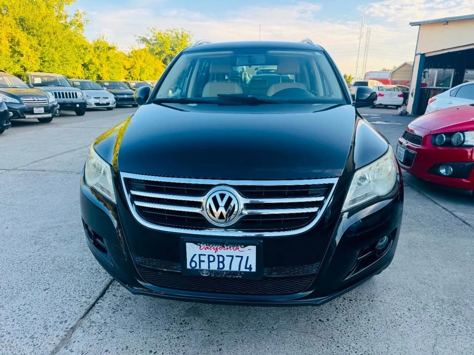 2009 Volkswagen Tiguan - Image 2 of 17