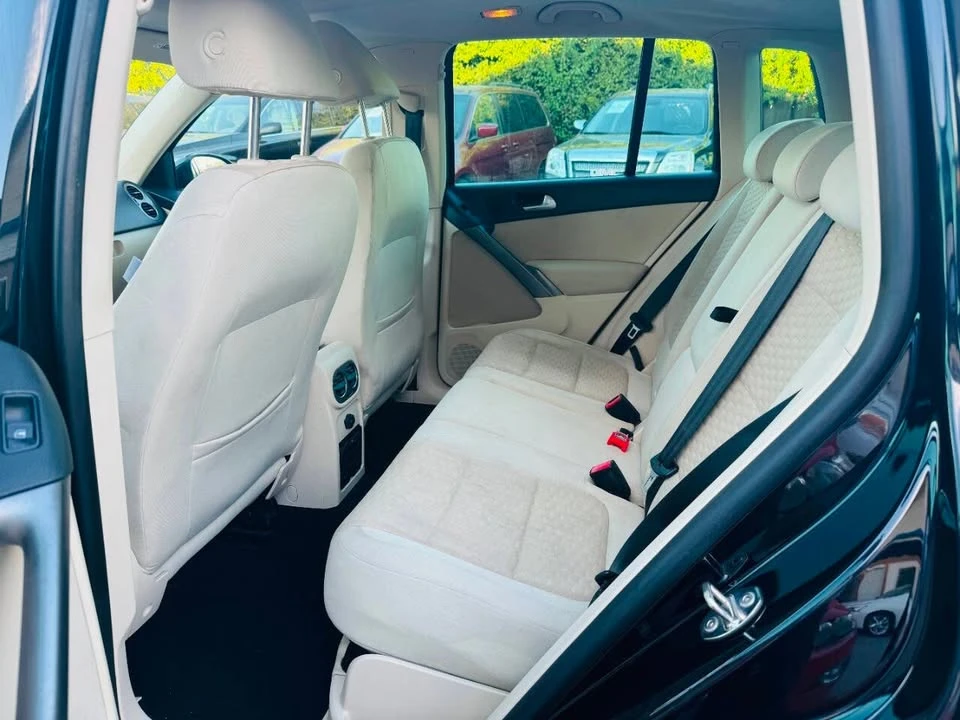 2009 Volkswagen Tiguan - Image 9 of 17