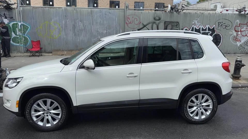 2009 Volkswagen Tiguan - Image 4 of 4