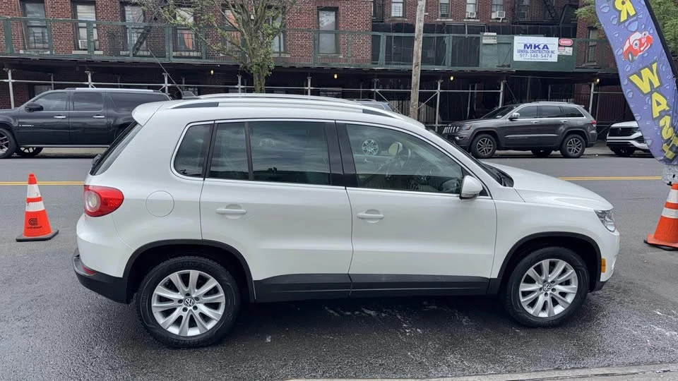 2009 Volkswagen Tiguan - Image 3 of 4