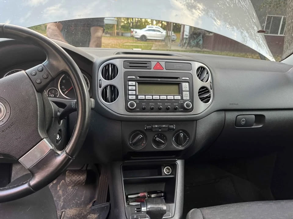 2009 Volkswagen Tiguan - Image 9 of 13