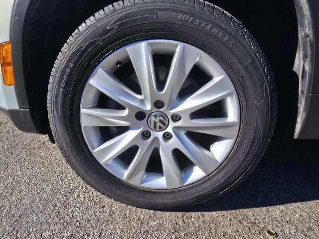 2009 Volkswagen Tiguan - Image 13 of 21