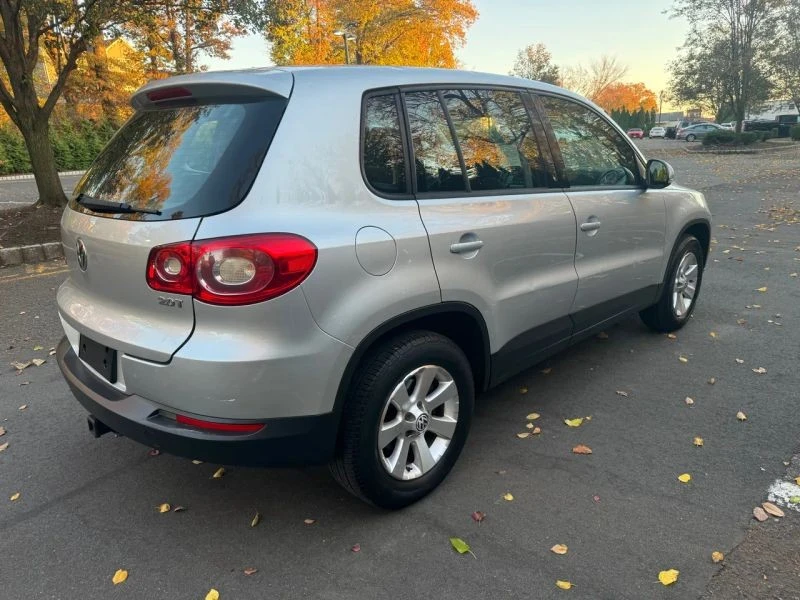 2009 Volkswagen Tiguan - Image 6 of 12