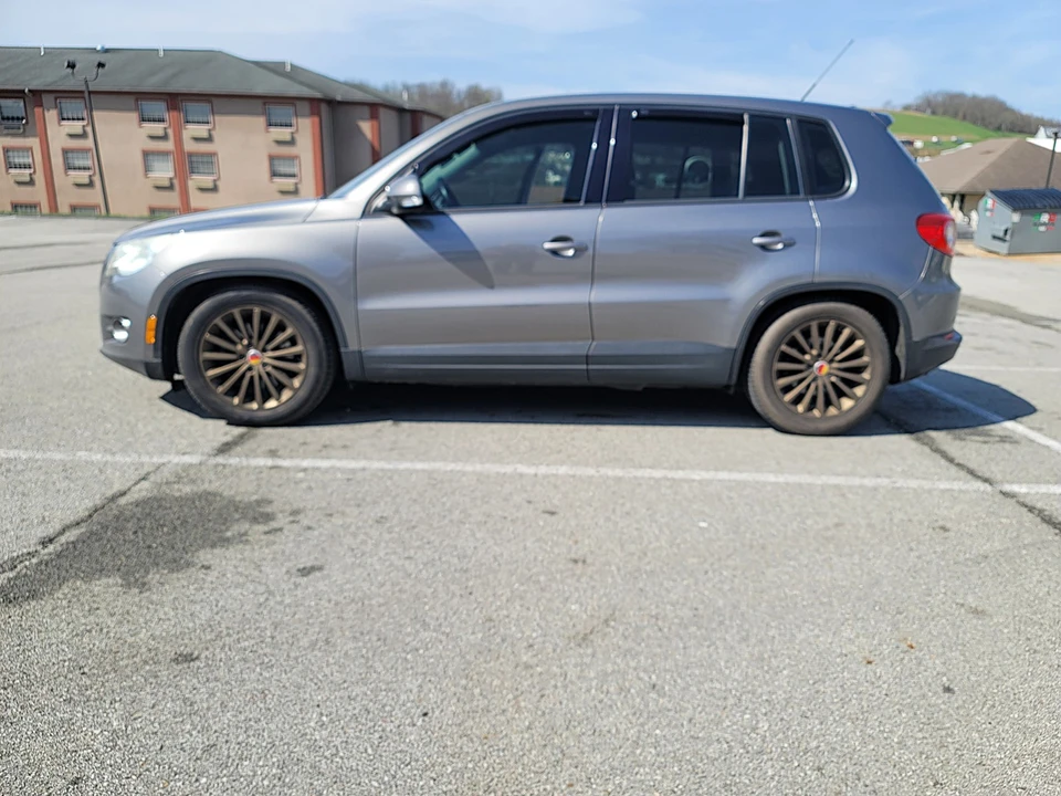 2009 Volkswagen Tiguan - Image 5 of 18