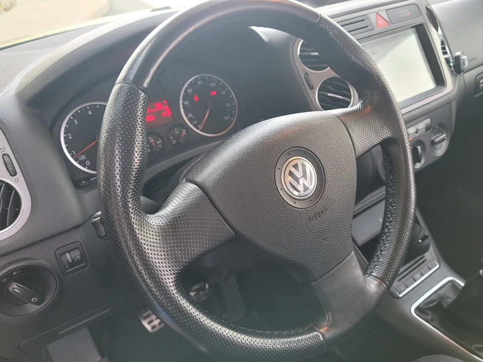 2009 Volkswagen Tiguan - Image 9 of 18