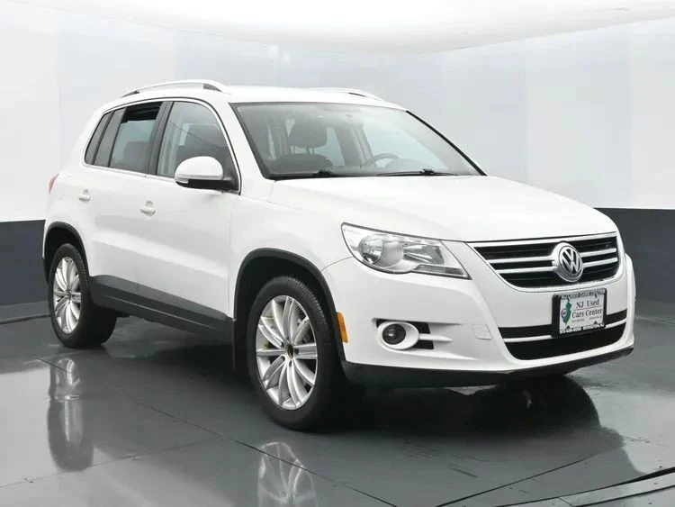 2009 Volkswagen Tiguan - Image 2 of 12