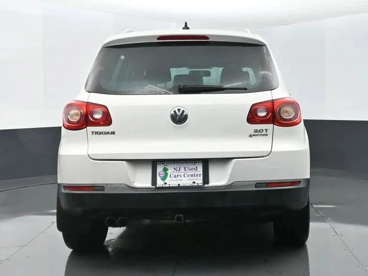 2009 Volkswagen Tiguan - Image 8 of 12
