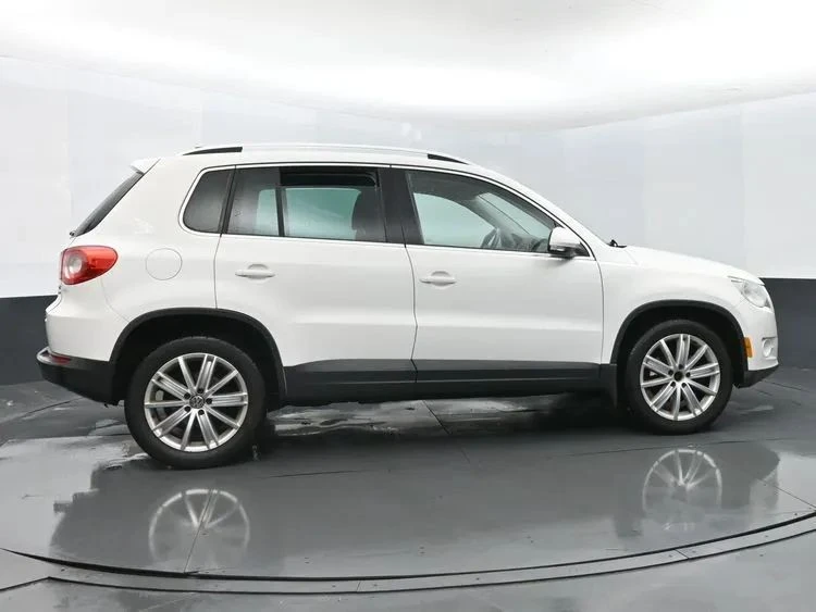 2009 Volkswagen Tiguan - Image 4 of 12