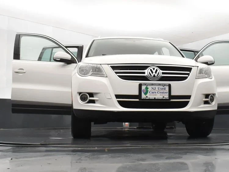 2009 Volkswagen Tiguan - Image 11 of 12