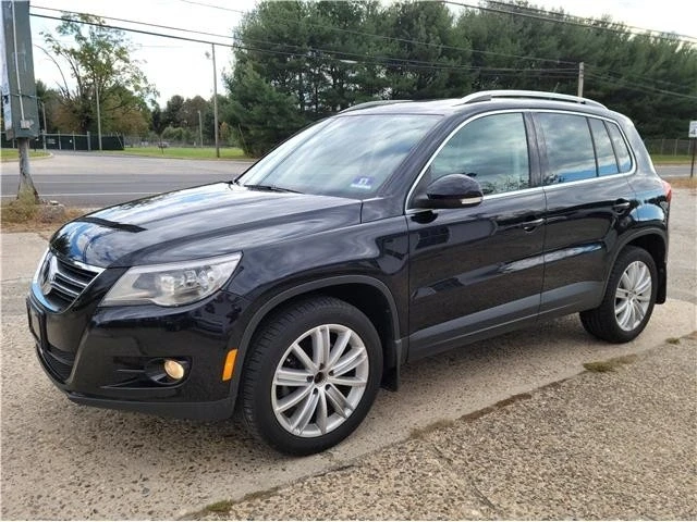 2009 Volkswagen Tiguan - Image 2 of 12