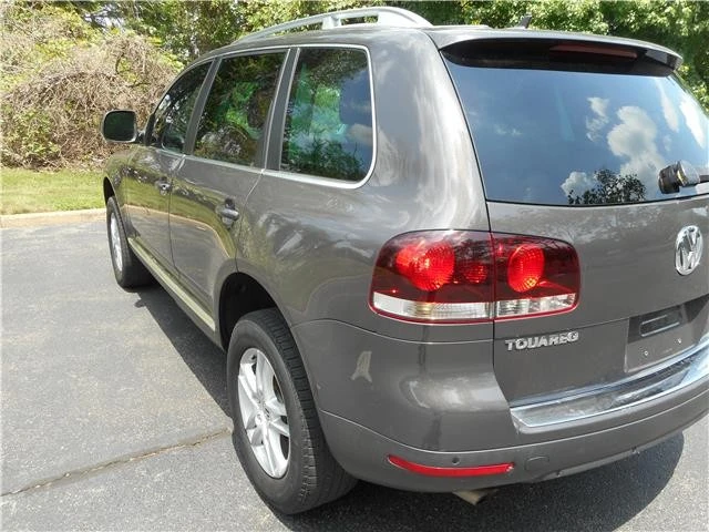 2009 Volkswagen Touareg - Image 6 of 12