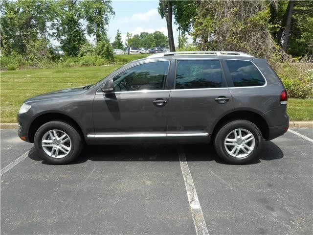 2009 Volkswagen Touareg - Image 8 of 12
