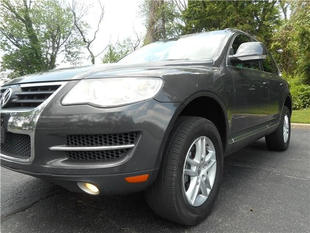 2009 Volkswagen Touareg - Image 10 of 12