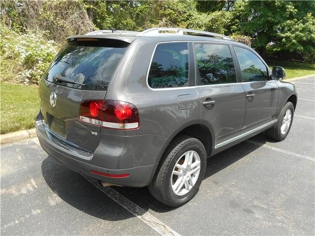 2009 Volkswagen Touareg - Image 3 of 12