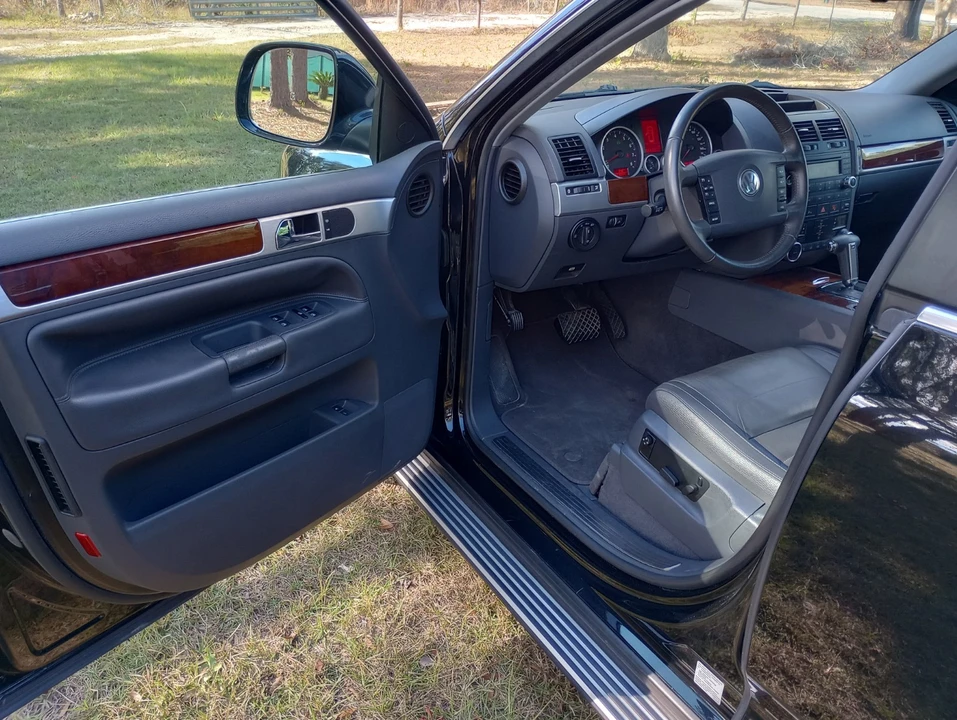 2009 Volkswagen Touareg - Image 9 of 20