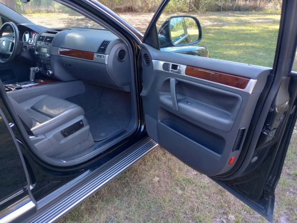 2009 Volkswagen Touareg - Image 15 of 20