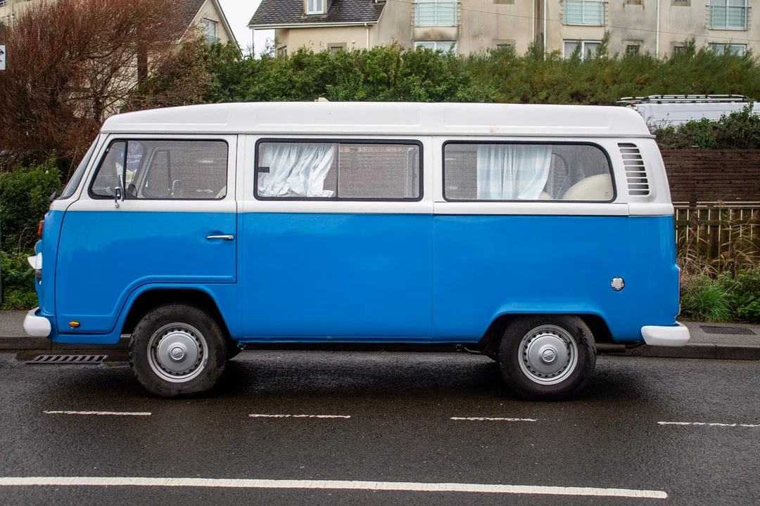 2009 Volkswagen Bay-Window Bus - Image 2 of 30