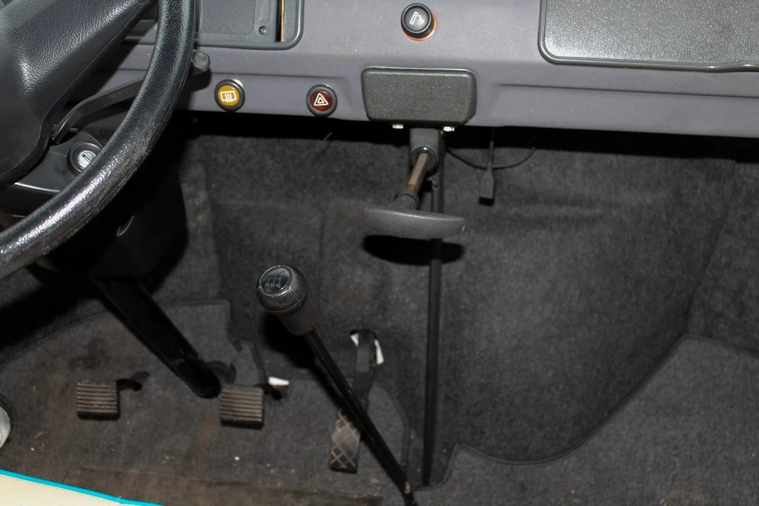 2009 Volkswagen Bay-Window Bus - Image 29 of 30