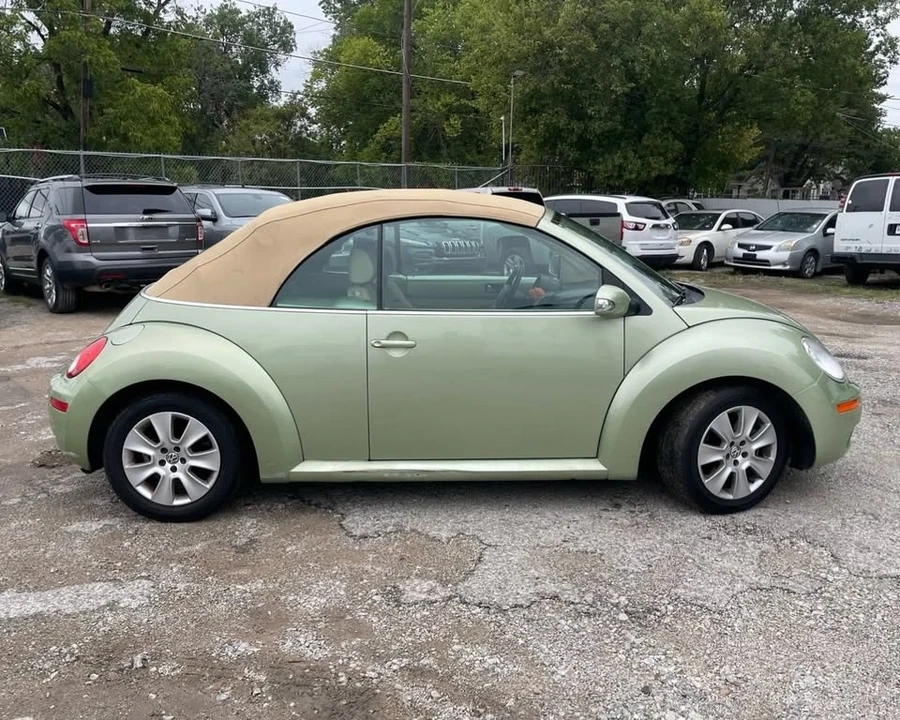 2009 Volkswagen New Beetle - Image 7 of 15