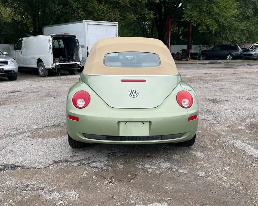 2009 Volkswagen New Beetle - Image 5 of 15
