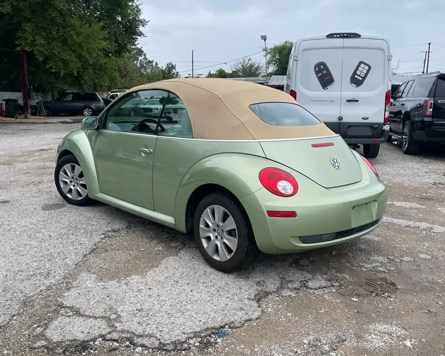2009 Volkswagen New Beetle - Image 4 of 15