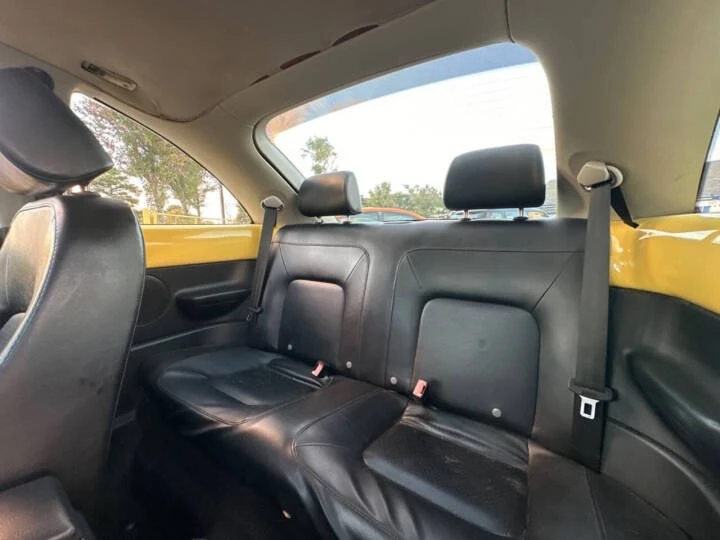 2009 Volkswagen New Beetle - Image 16 of 20
