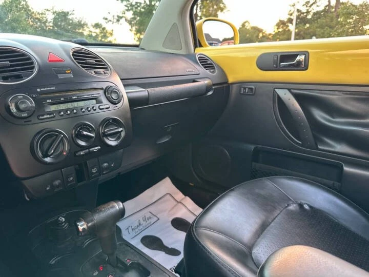 2009 Volkswagen New Beetle - Image 20 of 20