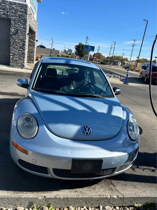 2009 Volkswagen New Beetle - Image 3 of 10