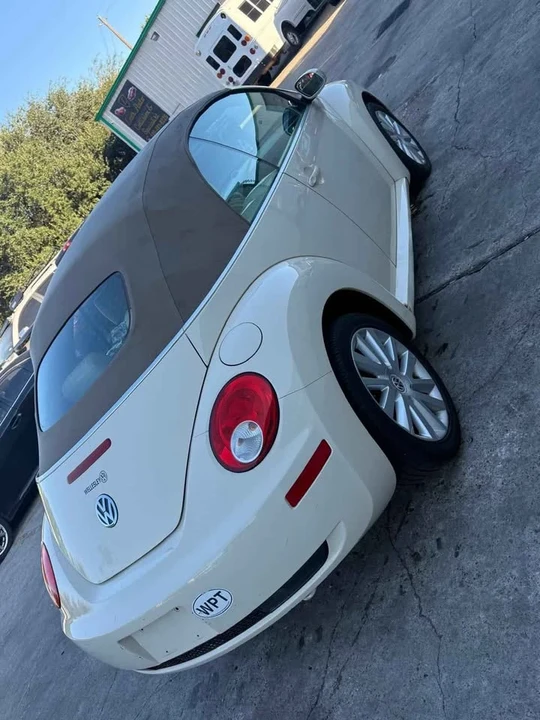 2009 Volkswagen New Beetle - Image 15 of 16