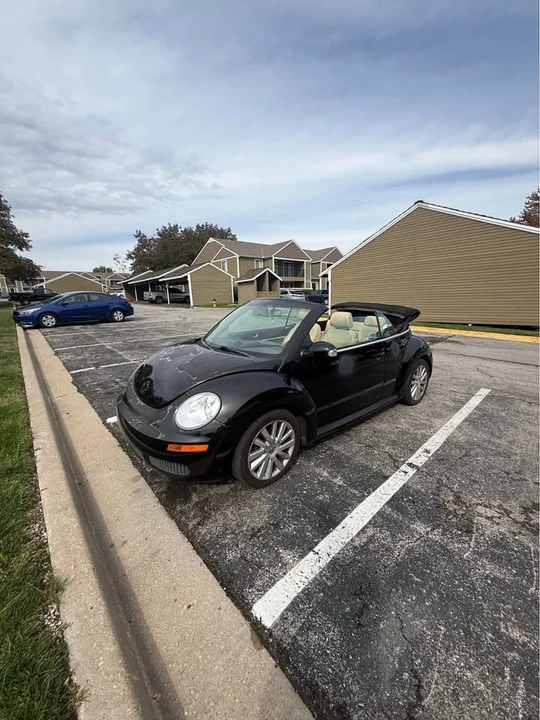 2009 Volkswagen New Beetle - Image 8 of 9