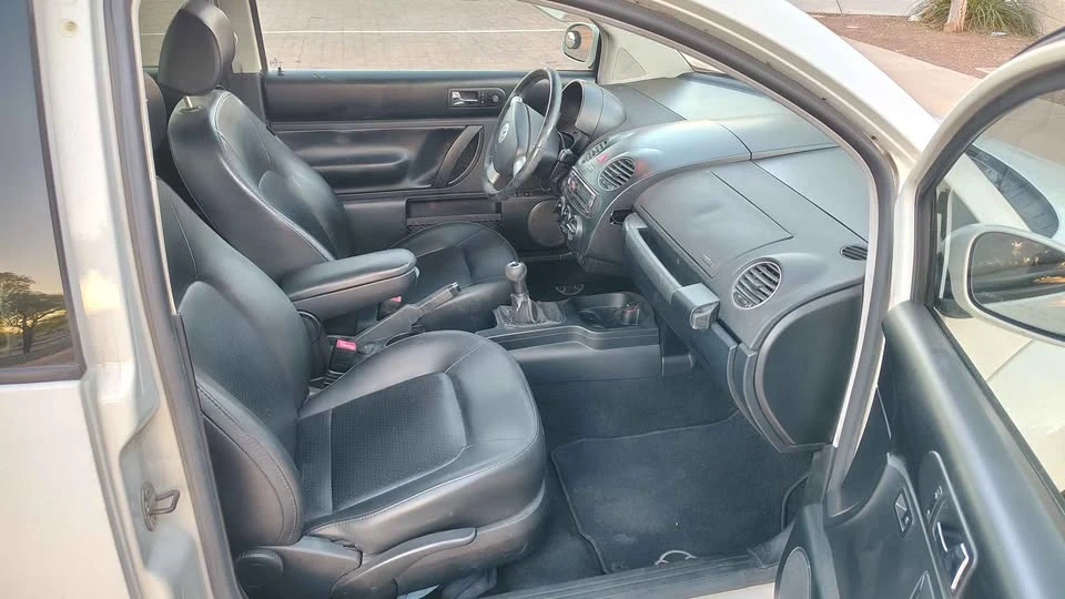 2009 Volkswagen New Beetle - Image 15 of 18