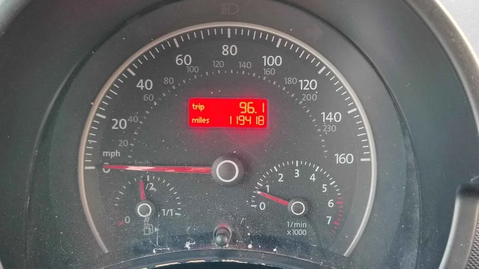 2009 Volkswagen New Beetle - Image 11 of 18