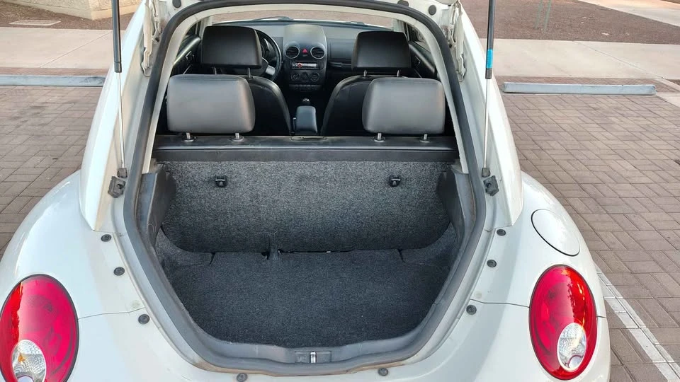 2009 Volkswagen New Beetle - Image 14 of 18