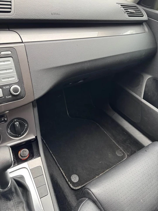 2009 Volkswagen Passat - Image 8 of 10