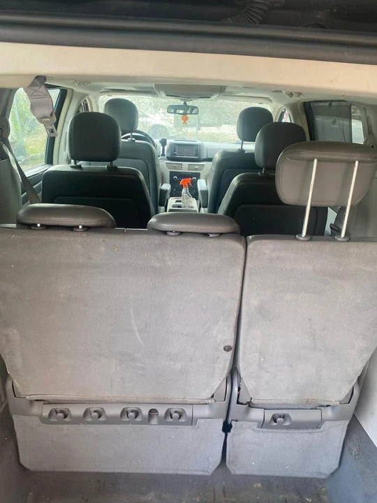 2009 Volkswagen Routan - Image 6 of 10