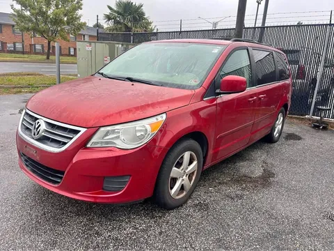 2009 Volkswagen Routan SE