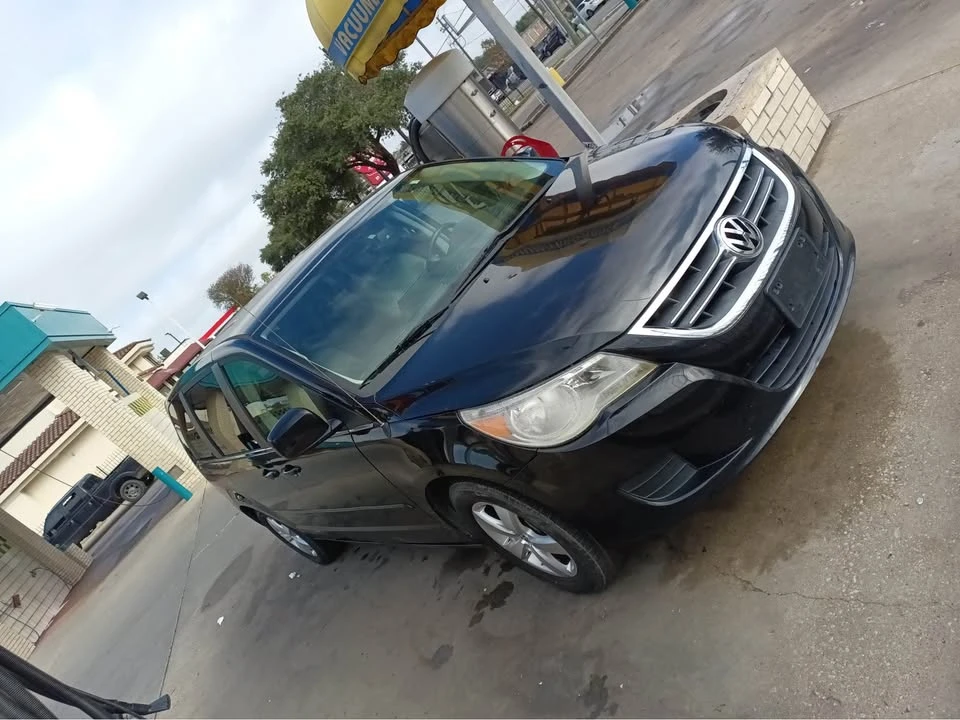 2009 Volkswagen Routan - Image 3 of 3