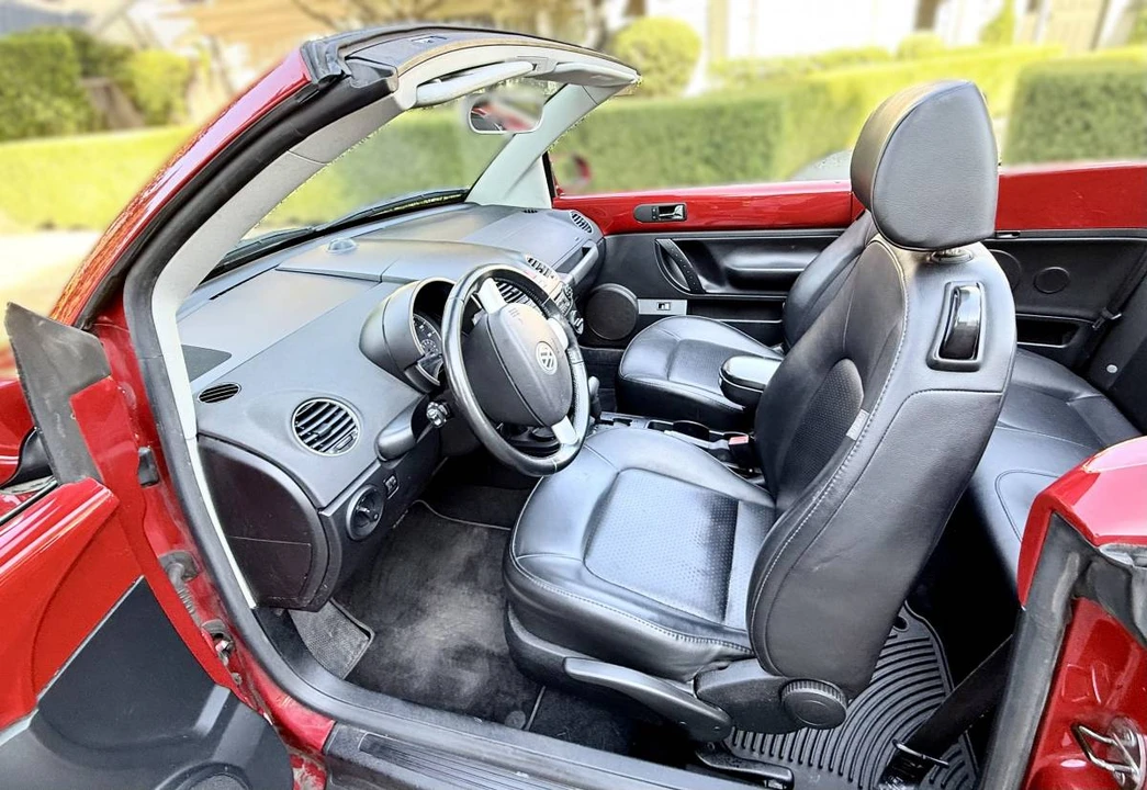 2009 Volkswagen New Beetle - Image 5 of 19