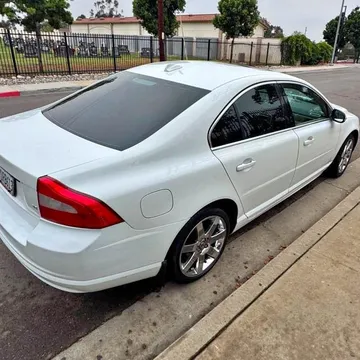 2009 Volvo 240 Sedan 4D