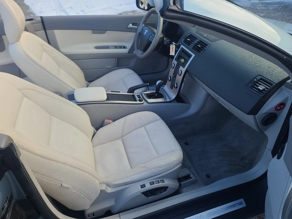 2009 Volvo C70 2nd Gen - Image 12 of 21