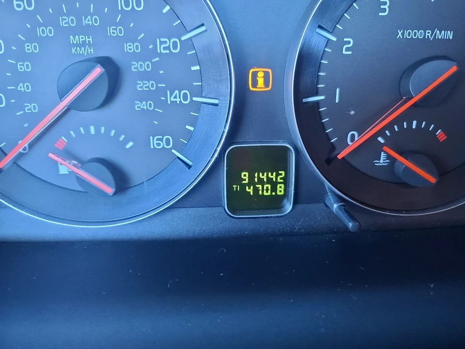 2009 Volvo C70 2nd Gen - Image 17 of 21