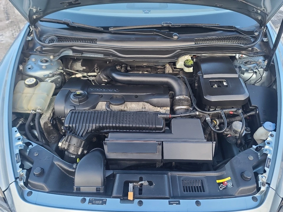 2009 Volvo C70 2nd Gen - Image 16 of 21