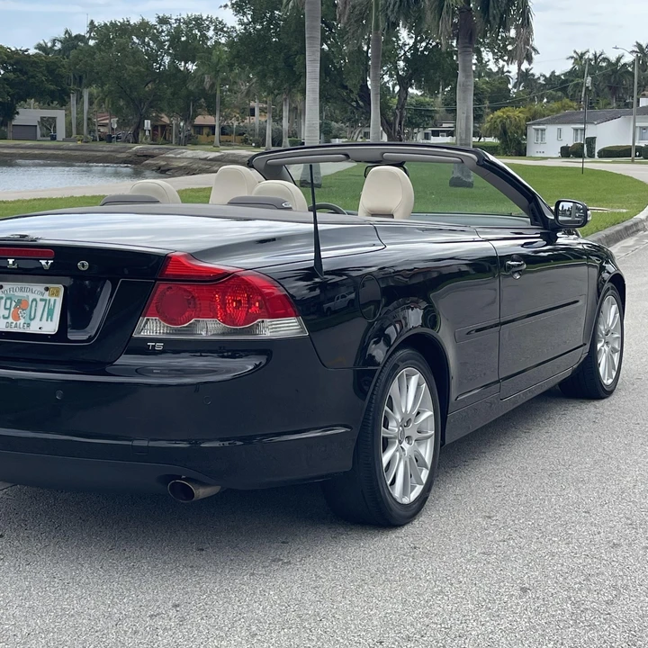 2009 Volvo C70 2nd Gen - Image 11 of 12
