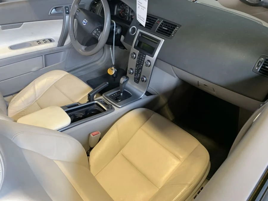 2009 Volvo C70 2nd Gen - Image 4 of 5