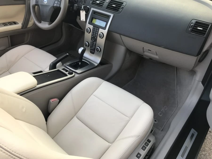 2009 Volvo C70 2nd Gen - Image 5 of 7