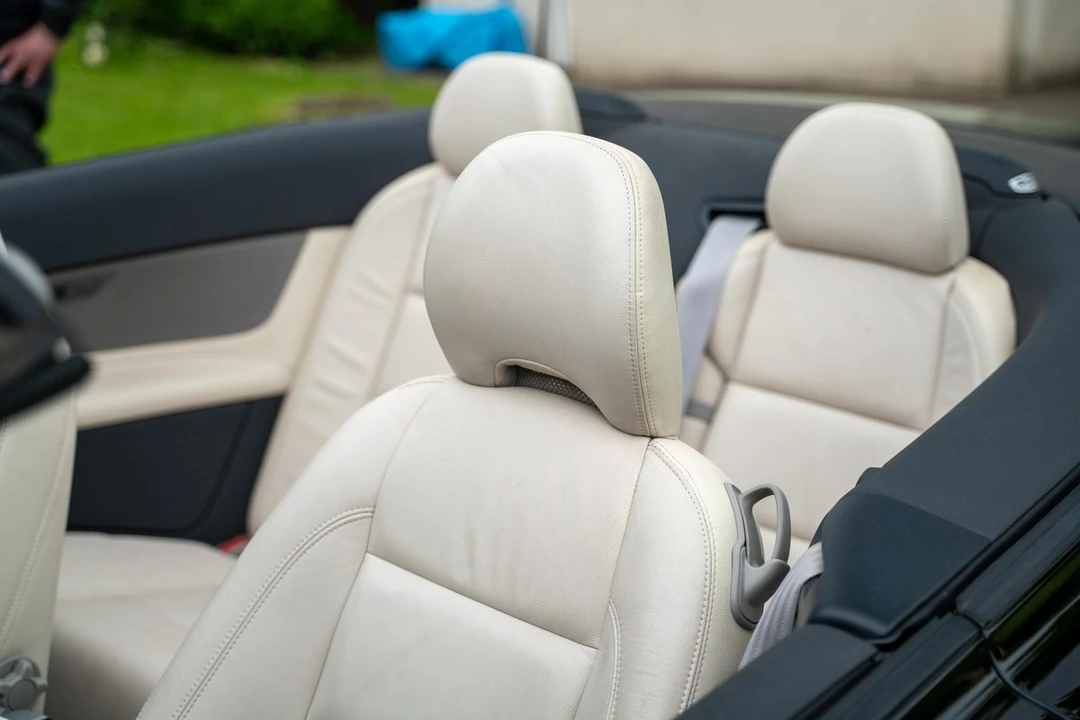 2009 Volvo C70 2nd Gen - Image 23 of 30