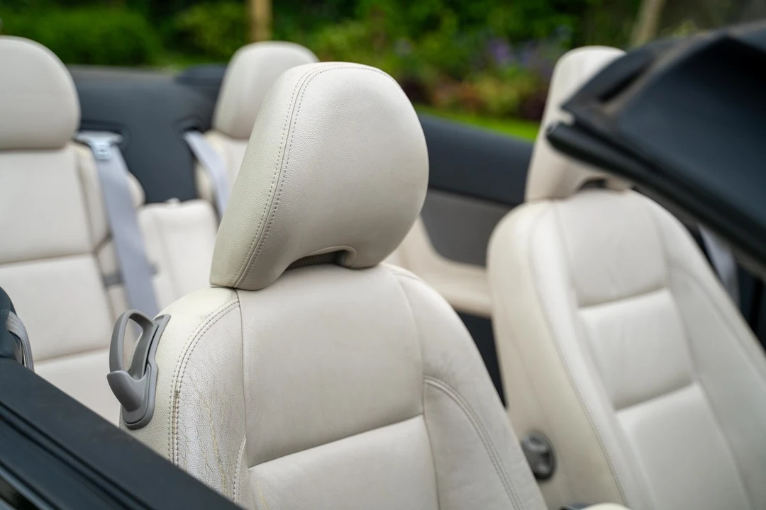 2009 Volvo C70 2nd Gen - Image 25 of 30
