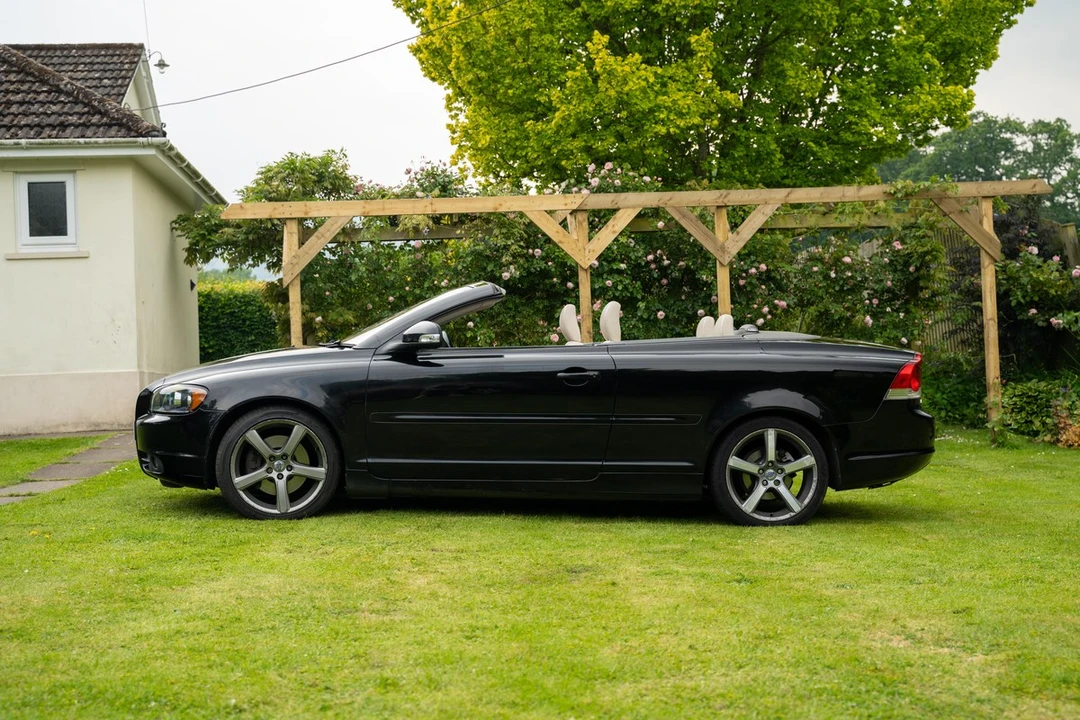 2009 Volvo C70 2nd Gen - Image 4 of 30