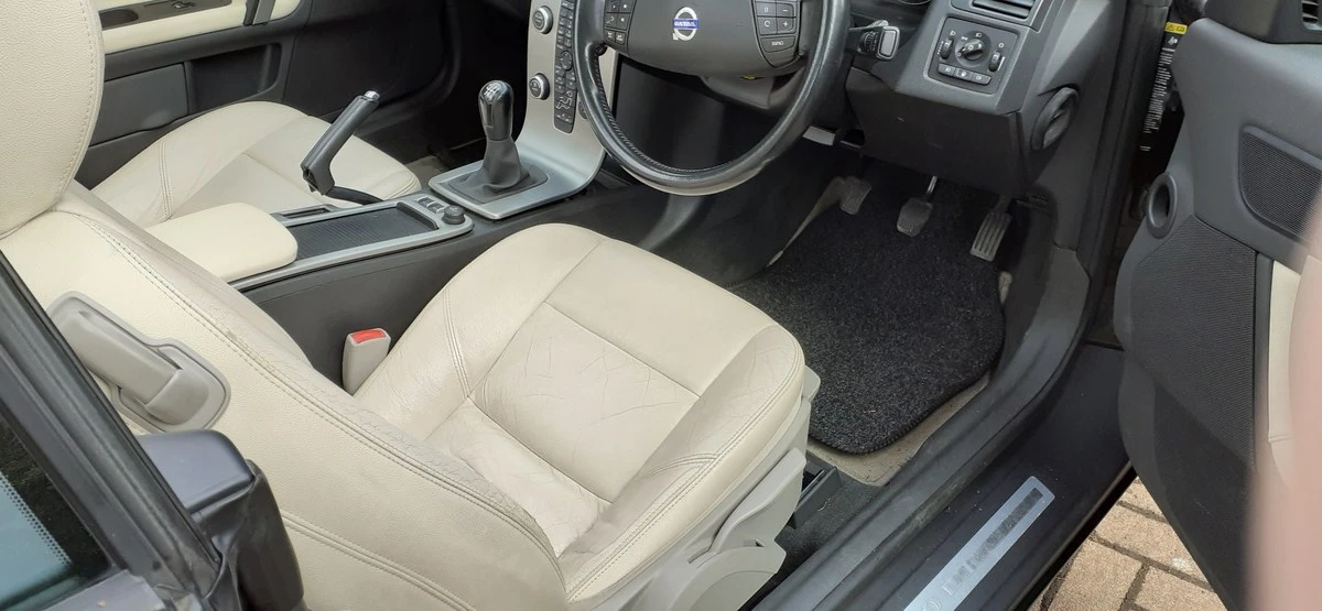 2009 Volvo C70 2nd Gen - Image 21 of 30